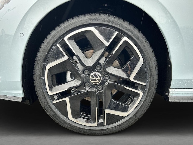 Volkswagen Golf 1.5 eTSI Golf VIII R-Line