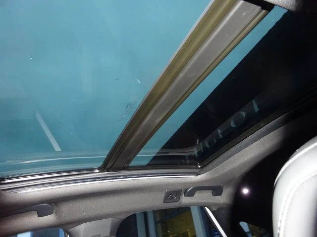 Peugeot E-3008 3008 Elektro 325 AWD LAUNCH EDITION