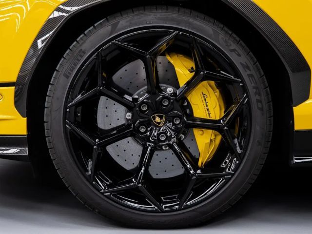 Lamborghini Urus Performante