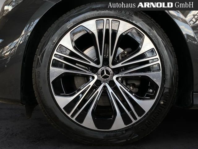 Mercedes-Benz E 200 AVANTGARDE Sedan