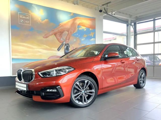 BMW 118 118i Sedan Sport Line