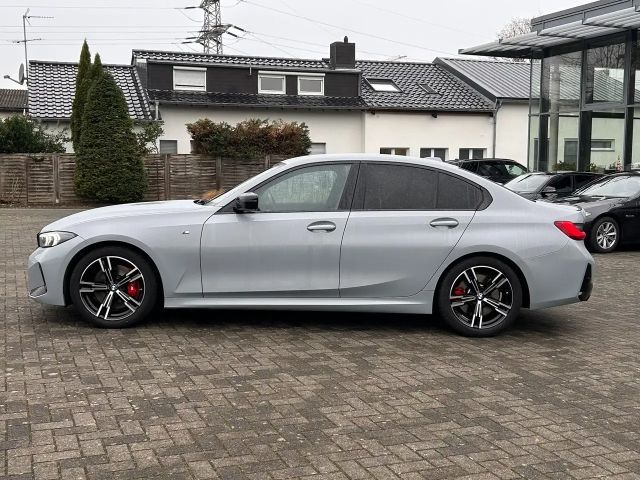 BMW 320 320i M-Sport Sedan