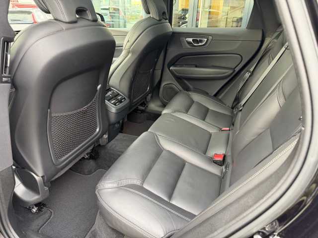 Volvo XC60 AWD Dark Ultimate