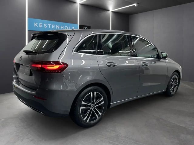 Mercedes-Benz B 200 Progressive Sedan