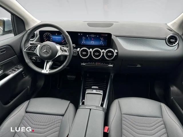 Mercedes-Benz B 200 Progressive Sedan