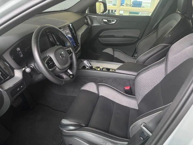 Volvo XC60 AWD Dark Plus T6