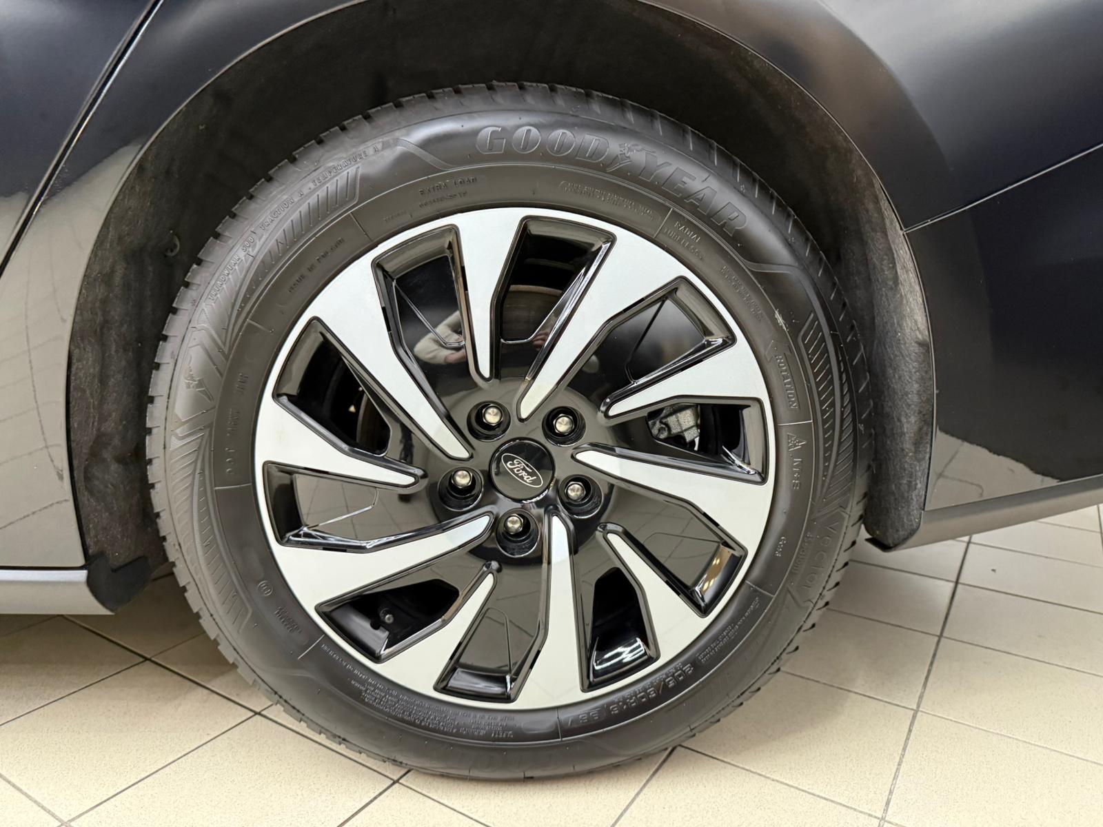 Ford Focus Tur 1.0 Titan >NAVI-LED-SHZ-TEMP-DAB-PDC+