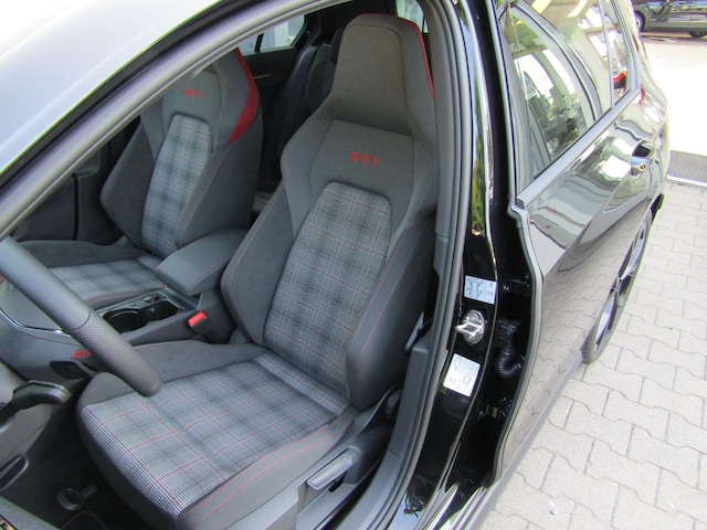 Volkswagen Golf 2.0 TDI DSG IQ.Drive