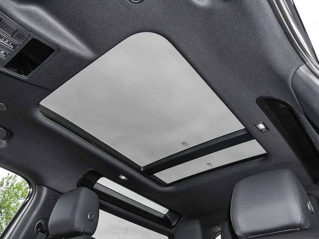 Land Rover Defender 90 Dynamic SE