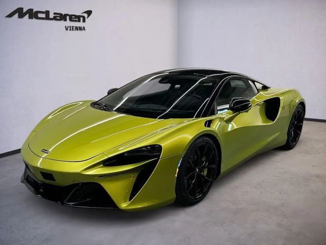 McLaren Artura Artura / Flux Green / B&W / Tracking System