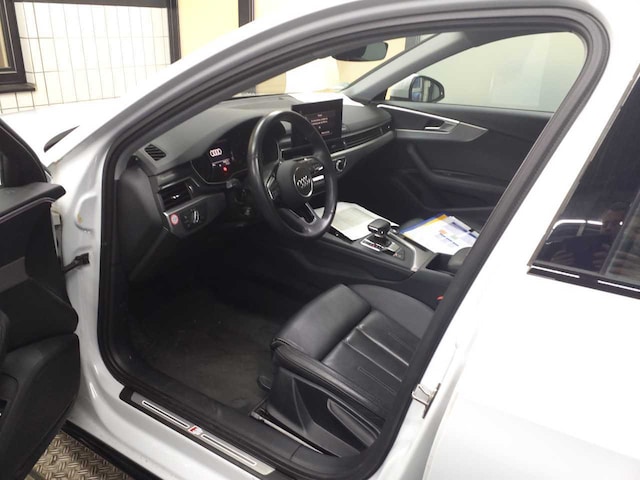 Audi A4 40 TDI Avant S-Line S-Tronic