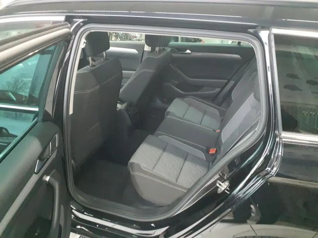 Volkswagen Passat 1.5 TSI Business DSG