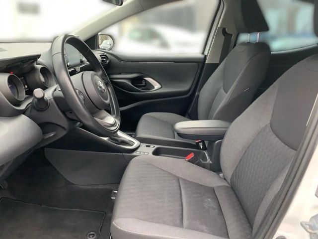 Toyota Yaris Hatchback Hybride Team D