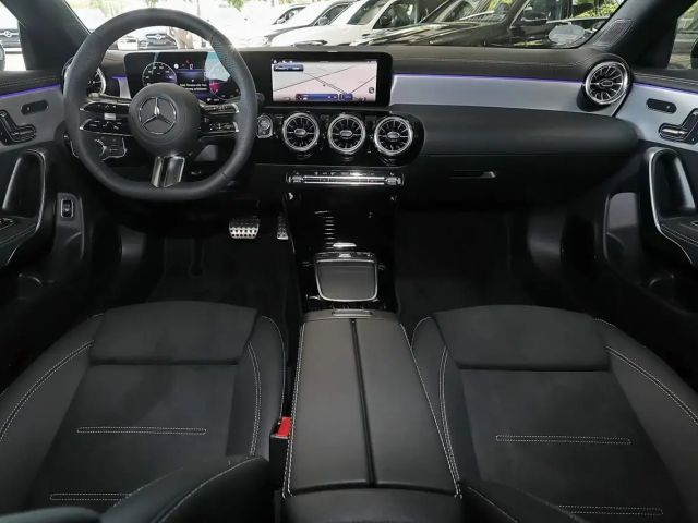 Mercedes-Benz CLA 200 AMG Line Coupé