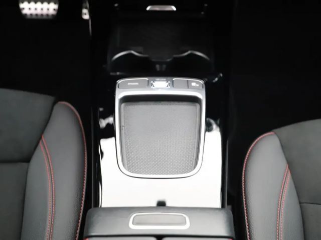 Mercedes-Benz A 250 4MATIC AMG Line