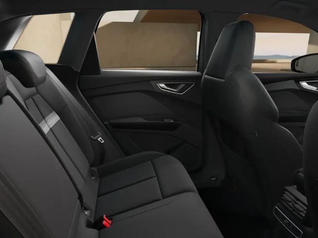Audi Q4 e-tron 45 / Navi plus, Matrix, Standklima, WP