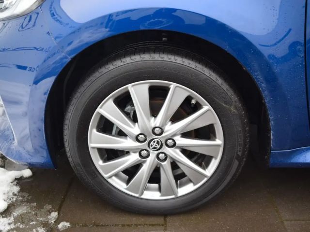 Toyota Yaris Club Hatchback