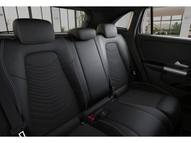 Mercedes-Benz GLA 180 NIGHT PAKET+KAMERA+LED+SPURHALTE+PDC+18"