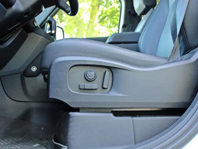 Land Rover Defender 110 Dynamic SE