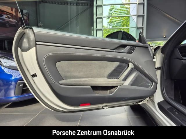 Porsche 992 4 Coupé GTS Targa