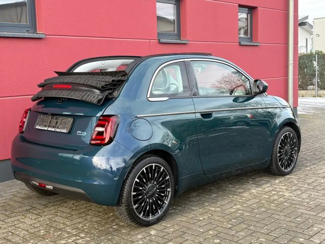 Fiat 500e La Prima