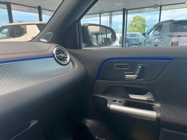 Mercedes-Benz EQA 300 4MATIC AMG Line