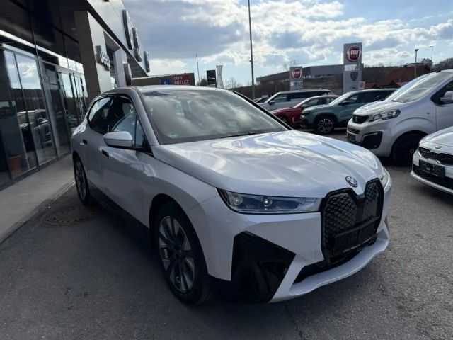 BMW iX xDrive40