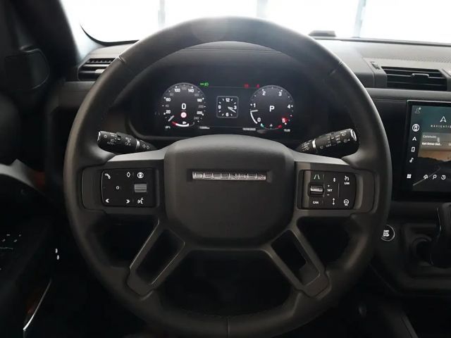 Land Rover Defender 110 D250 Dynamic SE
