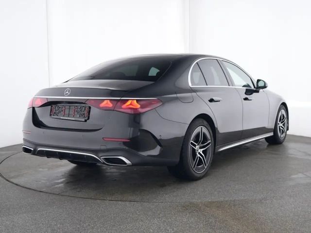 Mercedes-Benz E 200 AMG Line Sedan