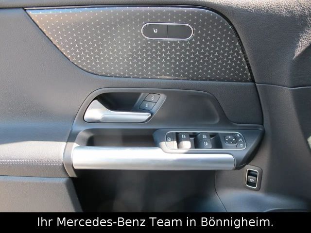 Mercedes-Benz GLA 180 AHV / Winter-Paket / RFK