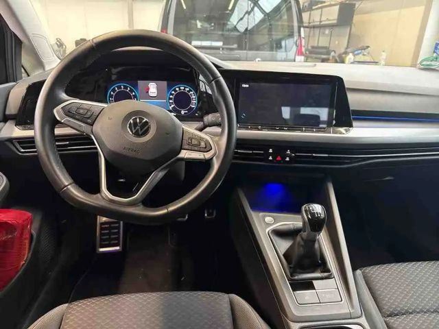 Volkswagen Golf Active NAVI/AppConnect/16" GJR . . .