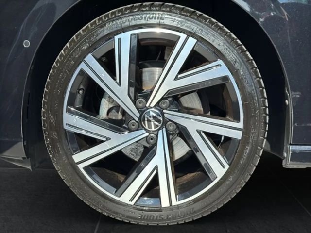 Volkswagen Golf 1.5 eTSI Golf VIII Style