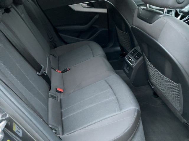 Audi A4 40 TFSI Avant Quattro S-Tronic