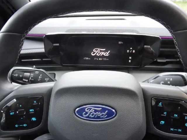 Ford Explorer Premium RWD