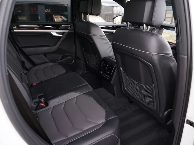 Volkswagen Touareg IQ.Drive R-Line