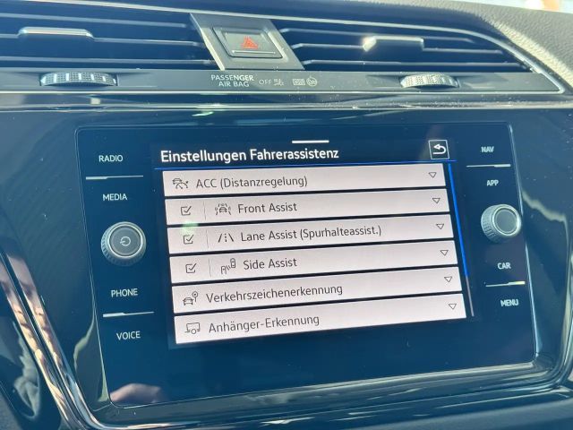 Volkswagen Touran 1.5 TSI DSG IQ.Drive R-Line