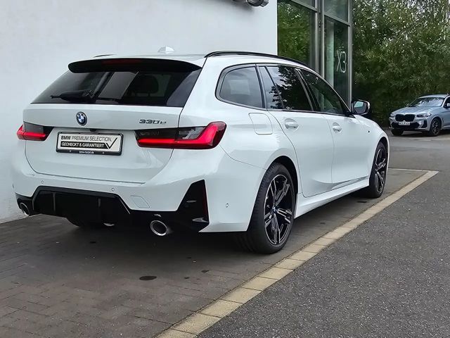 BMW 330 330e M-Sport Touring