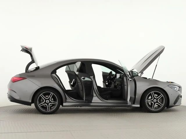 Mercedes-Benz CLA 200 AMG Line Coupé