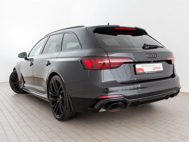Audi RS4 tiptr. 360°K NAVI VIRTUAL SITZHZG DAB