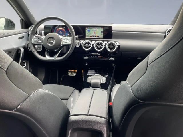 Mercedes-Benz A 250 A 250 e AMG Line