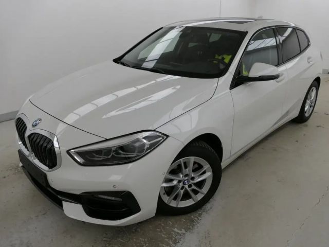 BMW 118 118i Sedan Sport Line