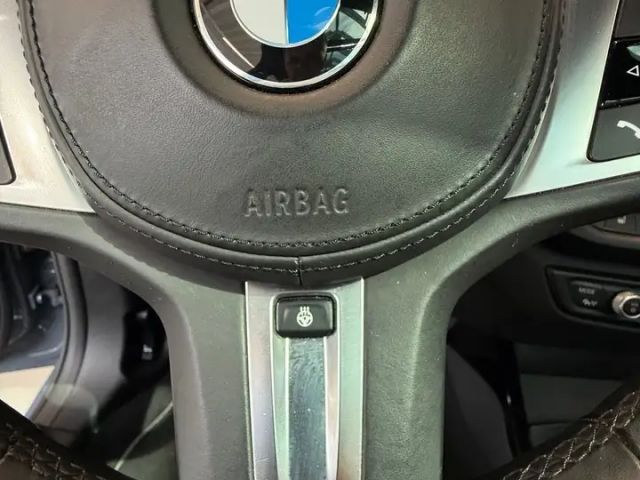 BMW 118 118i Sedan Sport Line