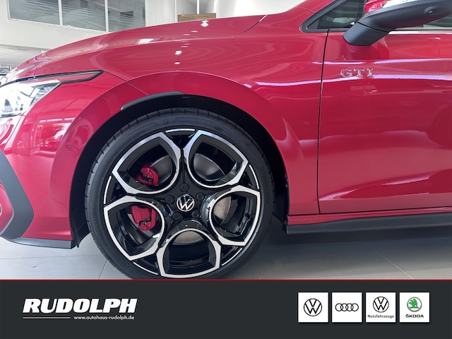 Volkswagen Golf 2.0 TSI DSG Golf VIII