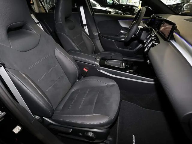 Mercedes-Benz A 180 AMG Line