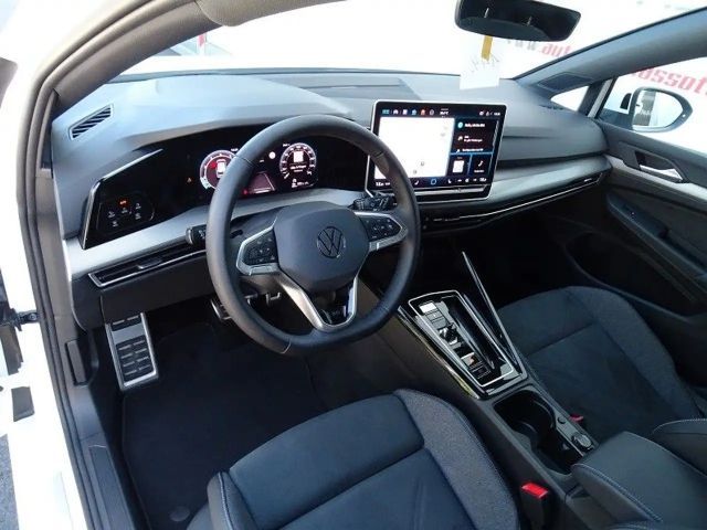 Volkswagen Golf 1.5 eTSI DSG