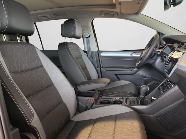 Volkswagen Touran 1.5 TSI DSG R-Line