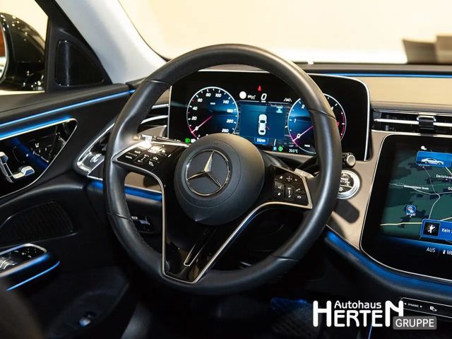 Mercedes-Benz E 220 AVANTGARDE E 220 d Sedan