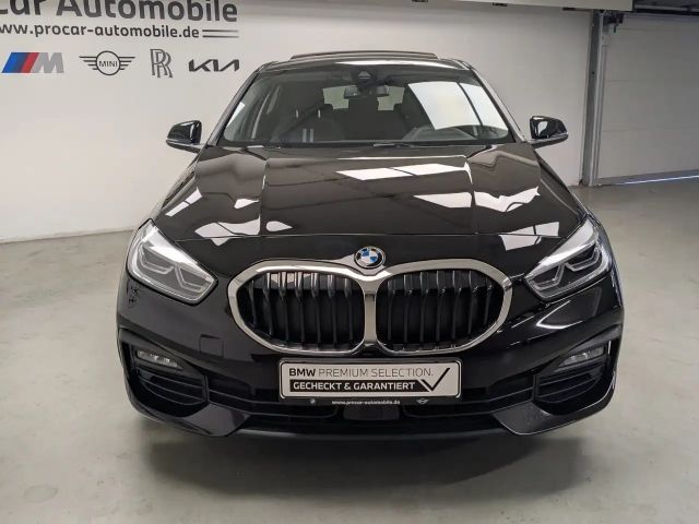 BMW 120 120i Sedan