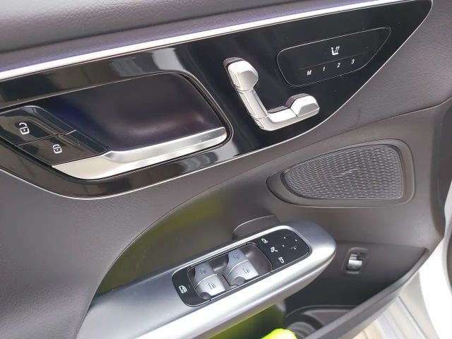 Mercedes-Benz C 200 C 200 d Sedan