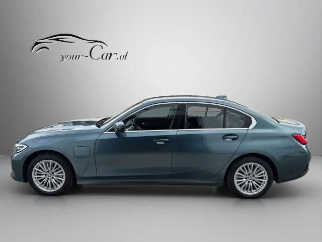 BMW 330 330e Luxury Line Sedan